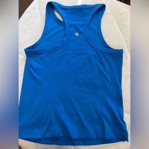 Lululemon brand new poolside blue high neck tank